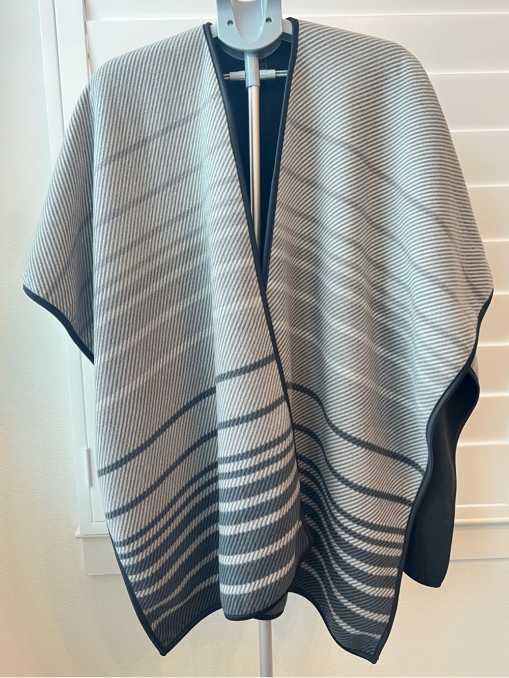 Ike Behar stripe Knit poncho